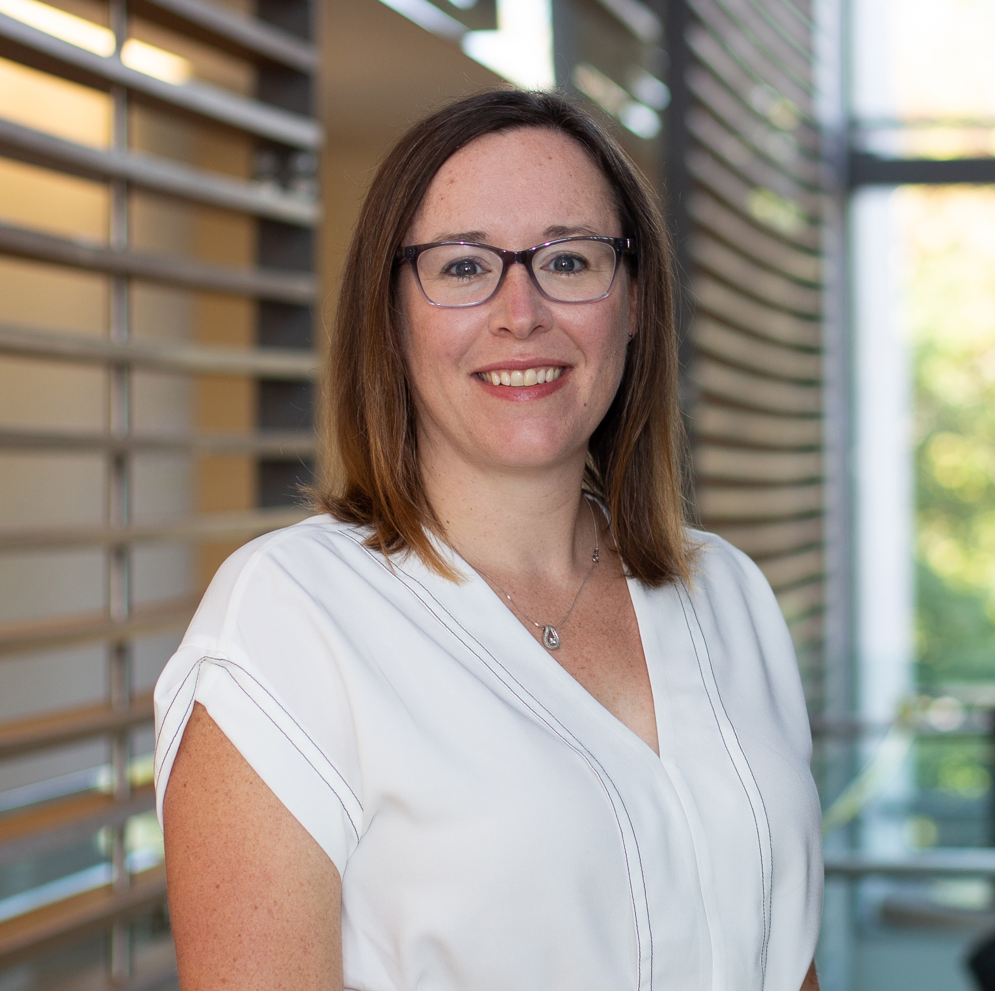 Dr. Laura Van Staalduinen